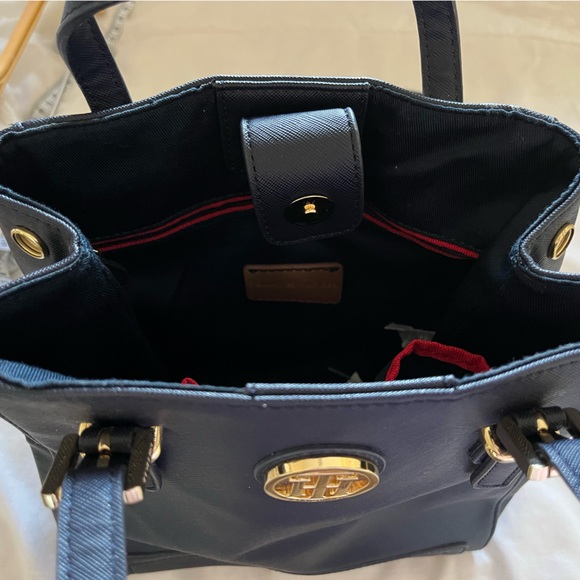 Tommy Hilfiger navy blue bag 💙 - Picture 4 of 7